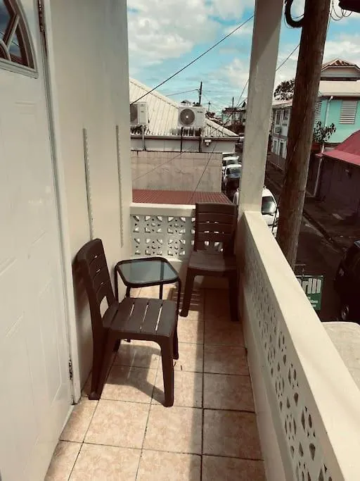 Shabbehs Inn Roseau